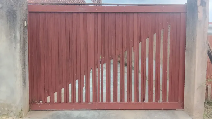 Portao de garagem em Madeira