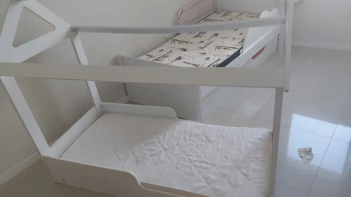 Cama infantil com colchão