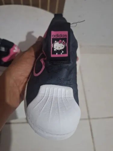 Tenis adidas hello kitty tamanho 28 original.