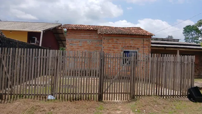 VENDO UMA CASA EM SANTA MARIA DE BENFICA