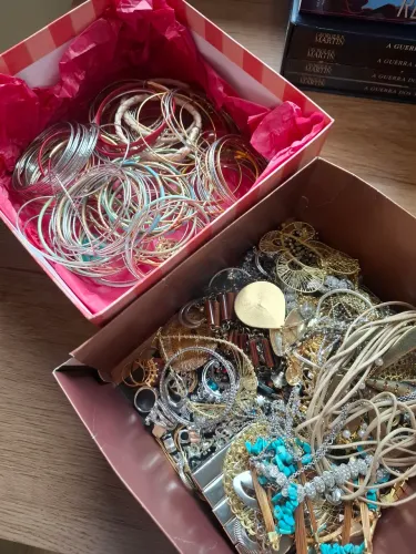 2KG de Joias Vintage - Diversas