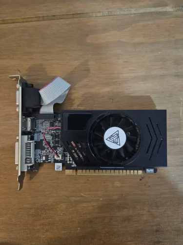 Placa de vídeo GT 730 2GB