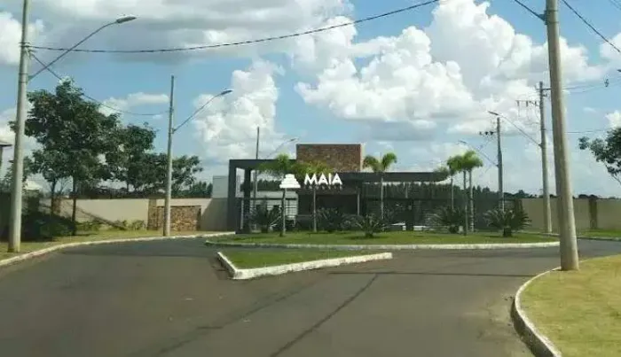 Terreno à venda no condomínio Lago do Jockey