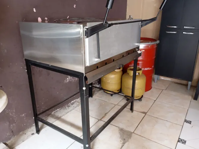 Forno para pizza , padaria.