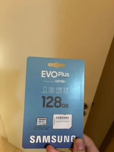 Cartão microSD 128GB EVO Plus