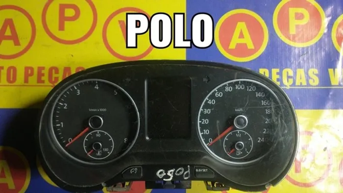 painel de instrumentos polo