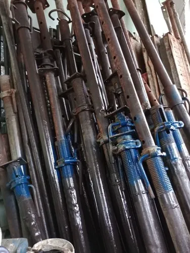 Vendo Escoras metálicas galvanizado
