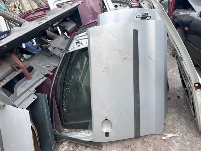 Porta polo dianteira direita 600
