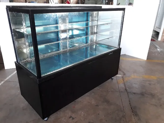Confeitaria Expositora Refrigerada Inox BOX 1,50m
