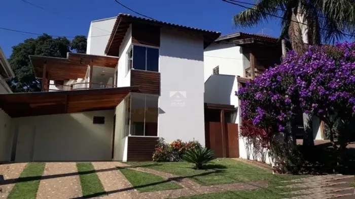 Casa com 4 dormitórios à venda