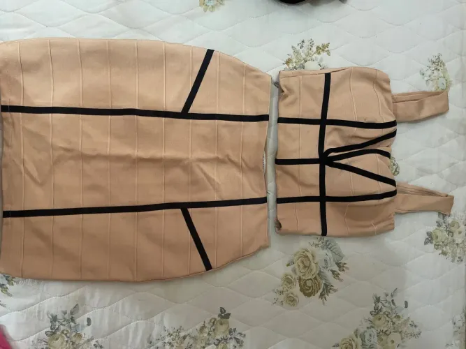 Conjunto cropped e saia bandage nude