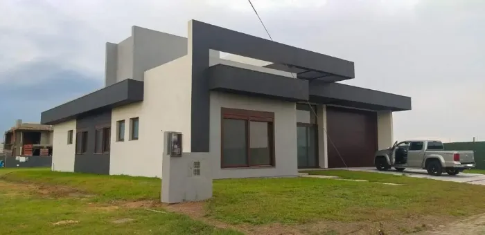 Casa à venda, 4 quartos, 4 suítes, 1 vaga, Condomínio Lagoa do Passo - Osório/RS
