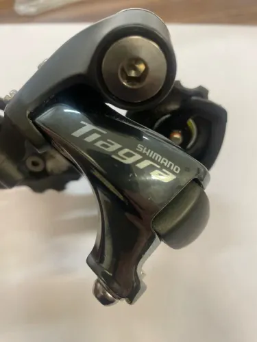 Cambio Shimano Tiagra - RD-4700-ss Cage curto