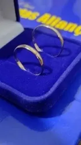 Alianças Noivado e Casamento Ouro 18 Kilates Alianças Lisa e Brilhosas Boleadinha Par