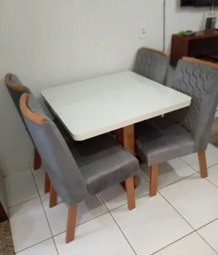 Mesa de jantar 4 lugares 100%MDF 90X90