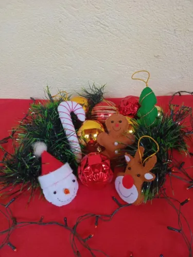 Enfeites natalinlinos para árvore