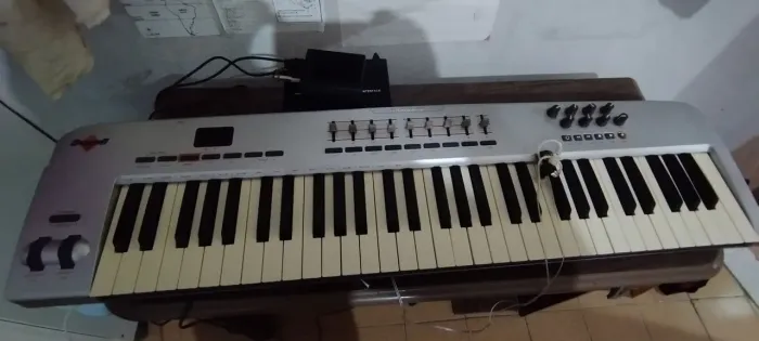 Teclado/Controlador MIDI M-Audio Oxygen 61+Piano Module+Interface de Áudio Q24