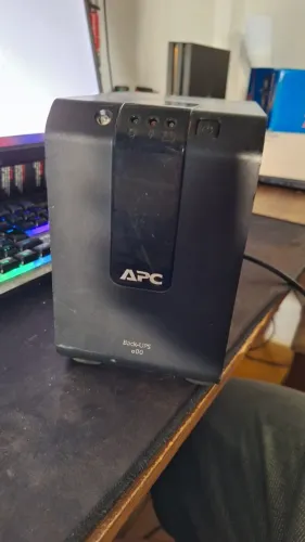 Nobreak APC Back-UPS BZ600-BR 600VA ? Excelente Estado