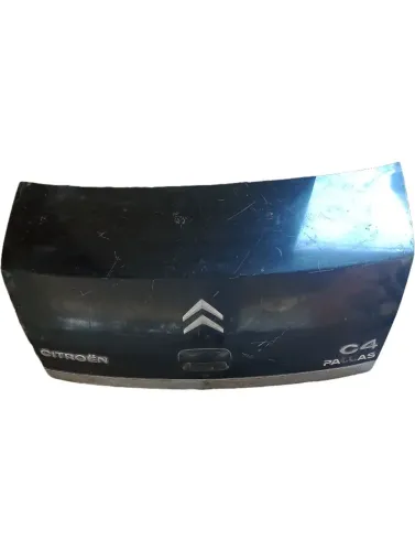 Tampa Traseira Citroen C4 Pallas com friso possui  detalhes  