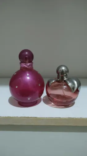Frascos de perfume vazio