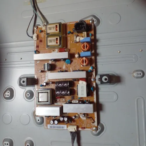 Fonte tv sansung 40polegadas LN40C530F1M