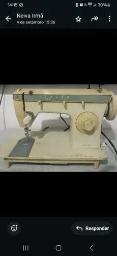 Máquina de Costura Singer