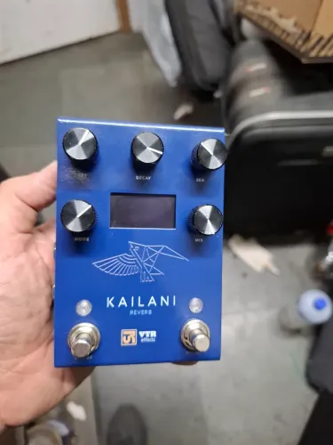 Pedal Kailani c/ fonte aceito trocas