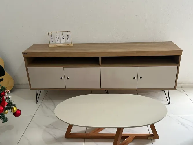 Rack móvel para sala