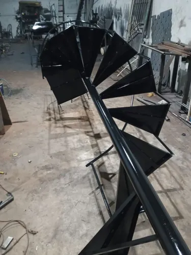 Escada caracol nova com altura 3M Degrau de 50 cm de conferência 1,10x, 1x10