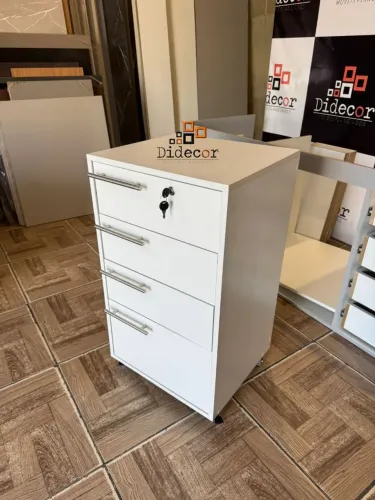 Carrinho auxiliar com rodinhas 