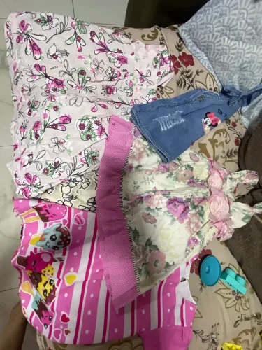 Lote de roupas e sapatos menina de 2 a 3 aninhos