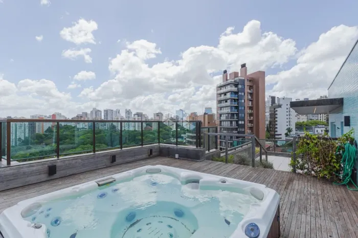 Cobertura para comprar com vista panorâmica pra Encol