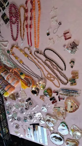 Pra vender logo! Venda urgente de Bijuterias e Acessórios Variados!