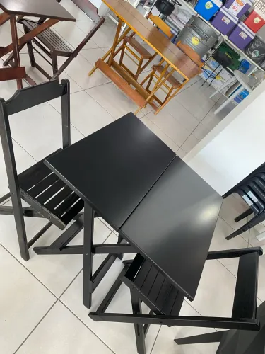 Jogo de mesa de madeira desmontável 70x70 + 4 cadeiras