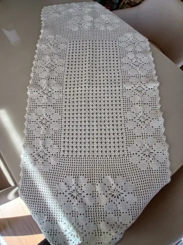 Trilho de mesa em crochê