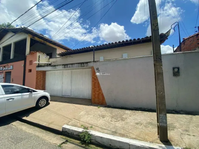 Casa à venda no bairro Saci  Avenida Doutor Luís Pires Chaves
