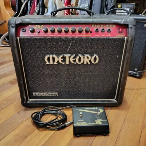 Amplificador Para Guitarra Meteoro FWG-50 Demolidor