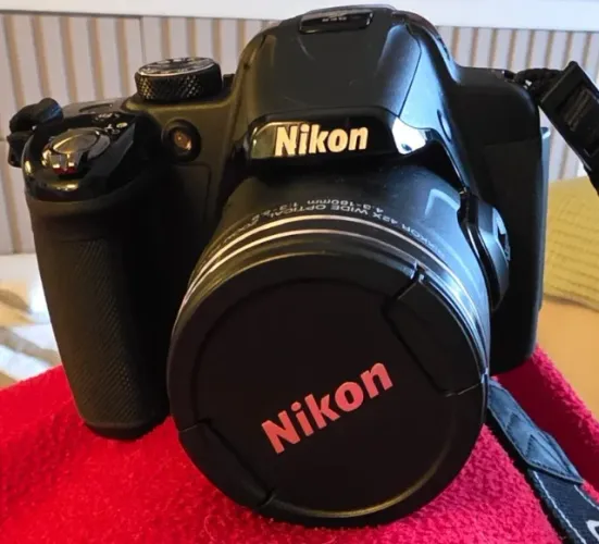Máquina Fotográfica Nikon e Estabilizador Osmo Mobile 2