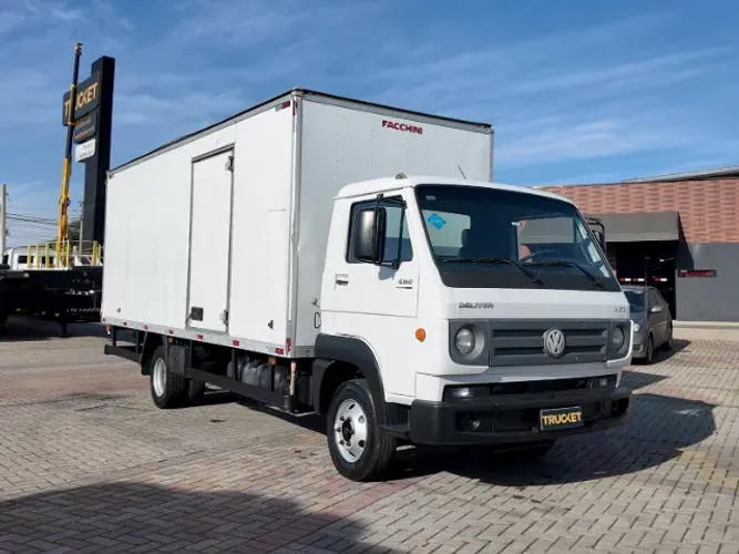 VOLKSWAGEN 8160 DELIVERY 2017 COM BAÚ FACCHINI 6,10M
