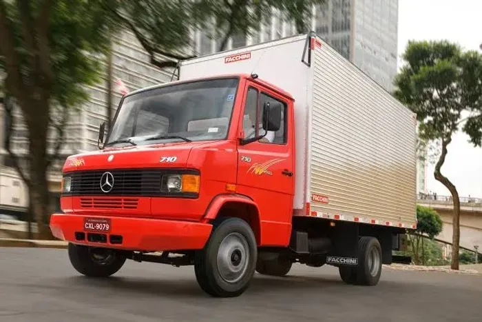 FRETES E MUDANÇA SERVIÇOS DE TRANSPORTES EM GERAL