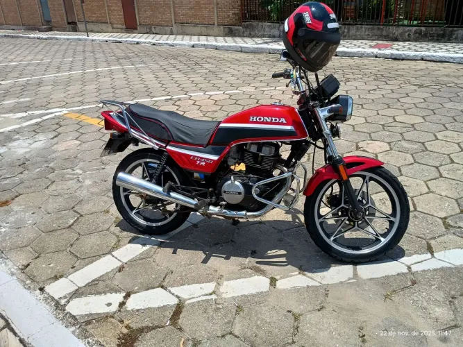 Linda CB 450 ano 85, em ótimo estado de conservação.