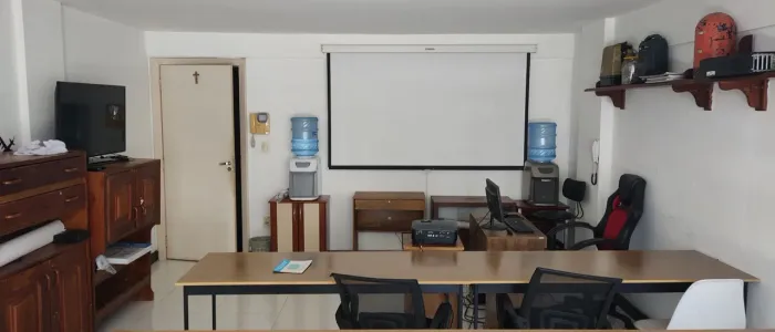 Sala para escola, escritório ou reuniões (aluguel de diária)
