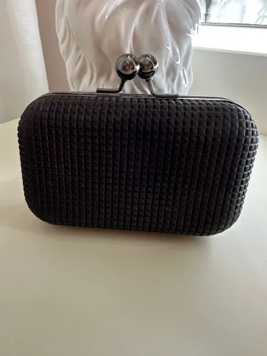 Linda Bolsa de Mão Texturizada - Cor Marsala escuro