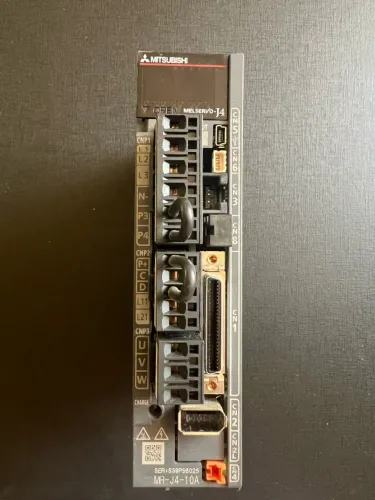 Servo Amplificador MR-J4, Trem de Pulso e Analogico, 750x, 200vca, C/STO