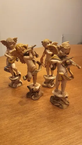 Quarteto de Anjinhos musicais em resina - made in Itália - anos 80 Conservados Novos