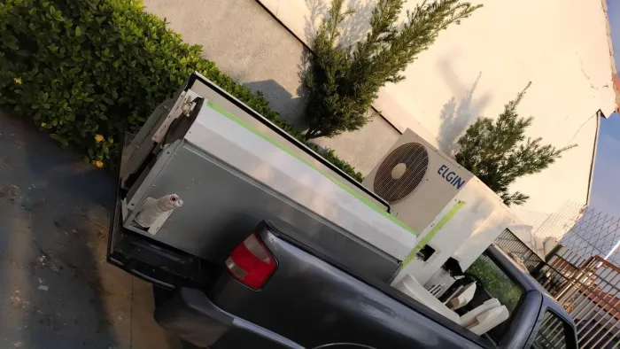 Ar condicionado piso teto 80.000 BTUs. Duas unidades 3.000