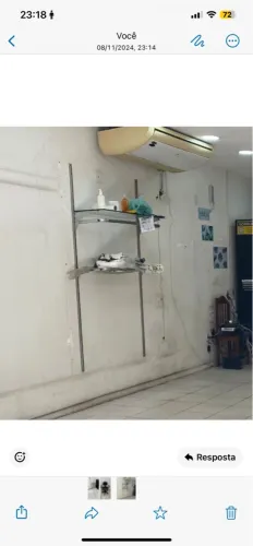 Vendo Arara de Parede completa com Vidro