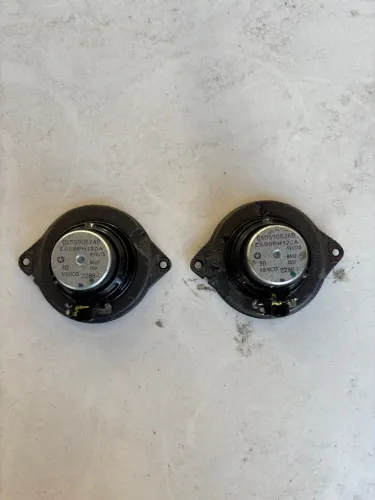Par de tweets Automotivos para cherokee e Jeep 