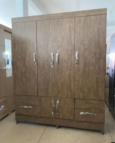 Guarda-roupa de madeira 6 portas 2 gavetas- Nova