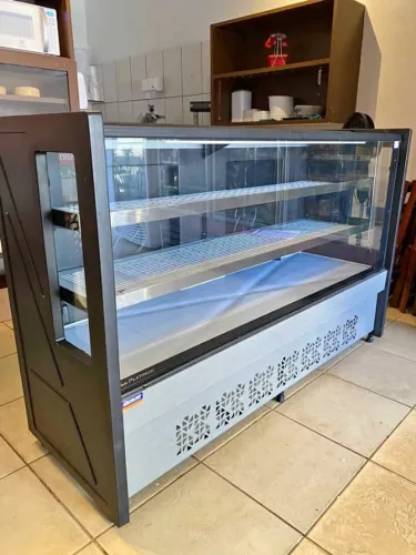 VITRINE REFRIGERADA PARA BEBIDAS 2M NOVA